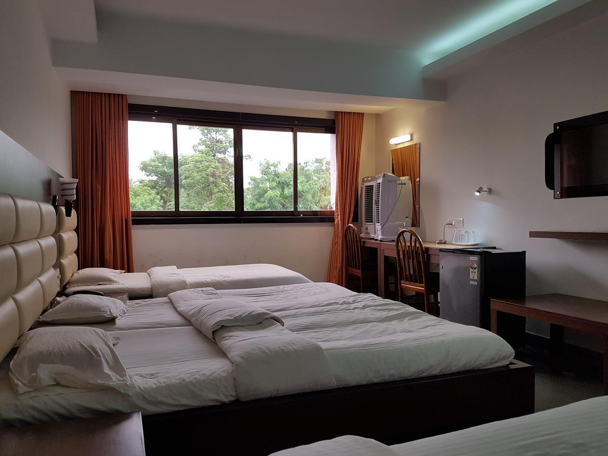 Bisu Hotel & Resorts Khed (Ratnagiri) Exterior foto